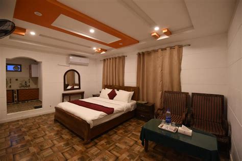 Al Noor Hotel Skardu .